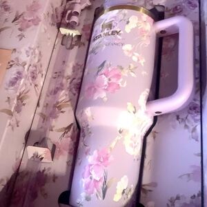 The Stanley x LoveShackFancy Quencher | 40 OZ - Happy Thoughts